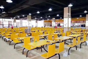 学校食堂