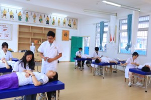 中医针灸实训课