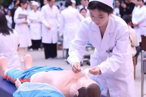 医卫学院“凤凰杯”技能比赛