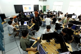 人工智能学院机房实训室